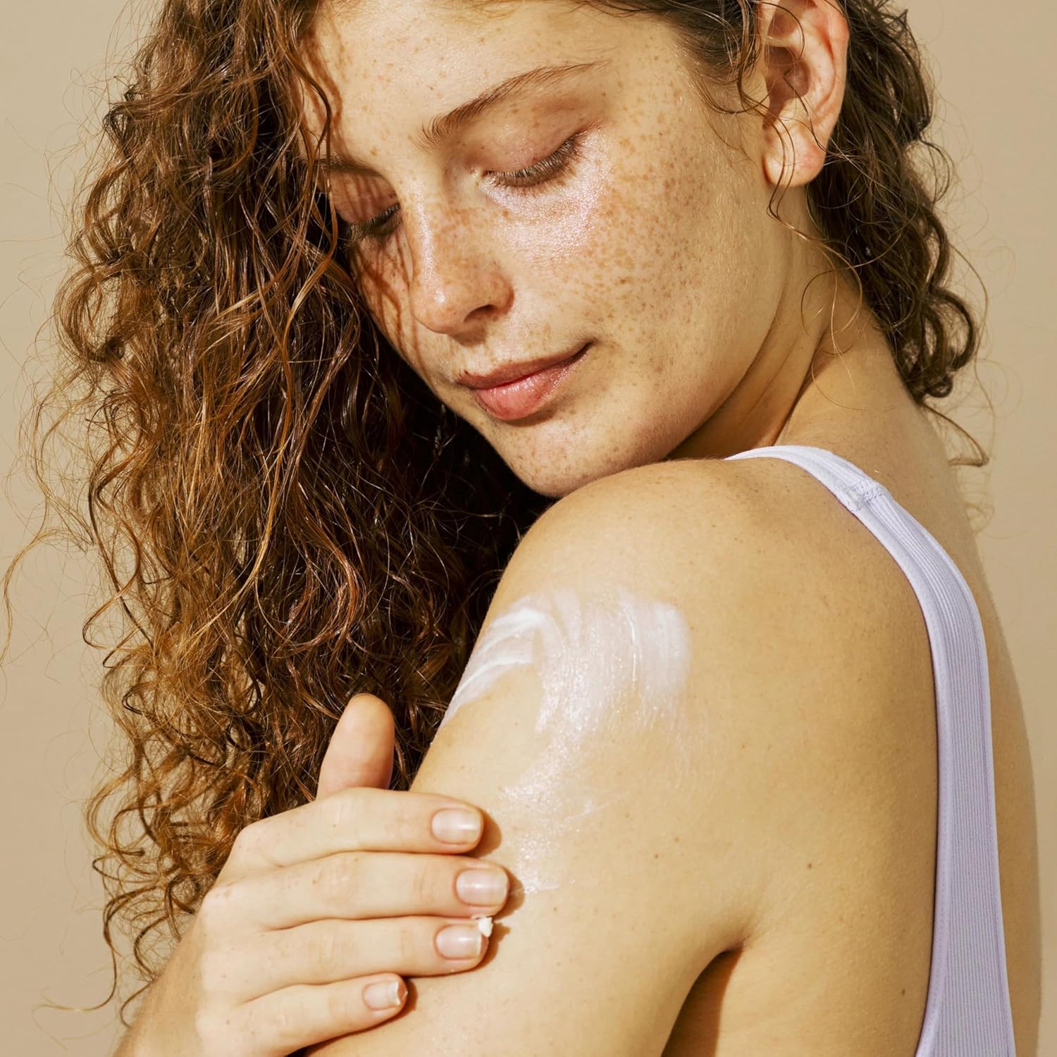 Aveeno Sheer Hydration Daily Moisturizing Fragrance-Free Lotion with Nourishing Prebiotic Oat, Fast-Absorbing Body Moisturizer for Dry Skin with Lightweight, Breathable Feel, 18 fl. oz - Image 5